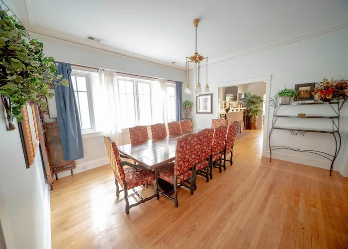 Bootlegger House Sleeps 10-20 Free Tv & Parking Apartment *