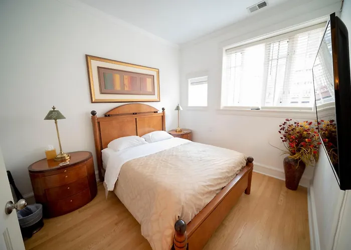 Apartment Bootlegger House Sleeps 10-20 Free Tv & Parking Chicago