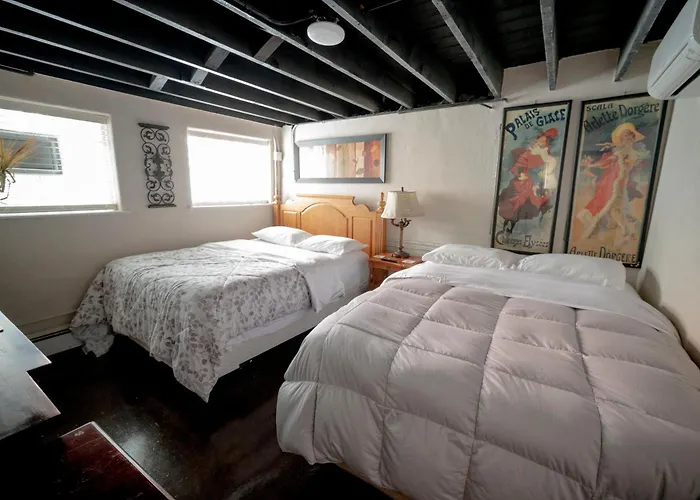 Apartment Bootlegger House Sleeps 10-20 Free Tv & Parking *